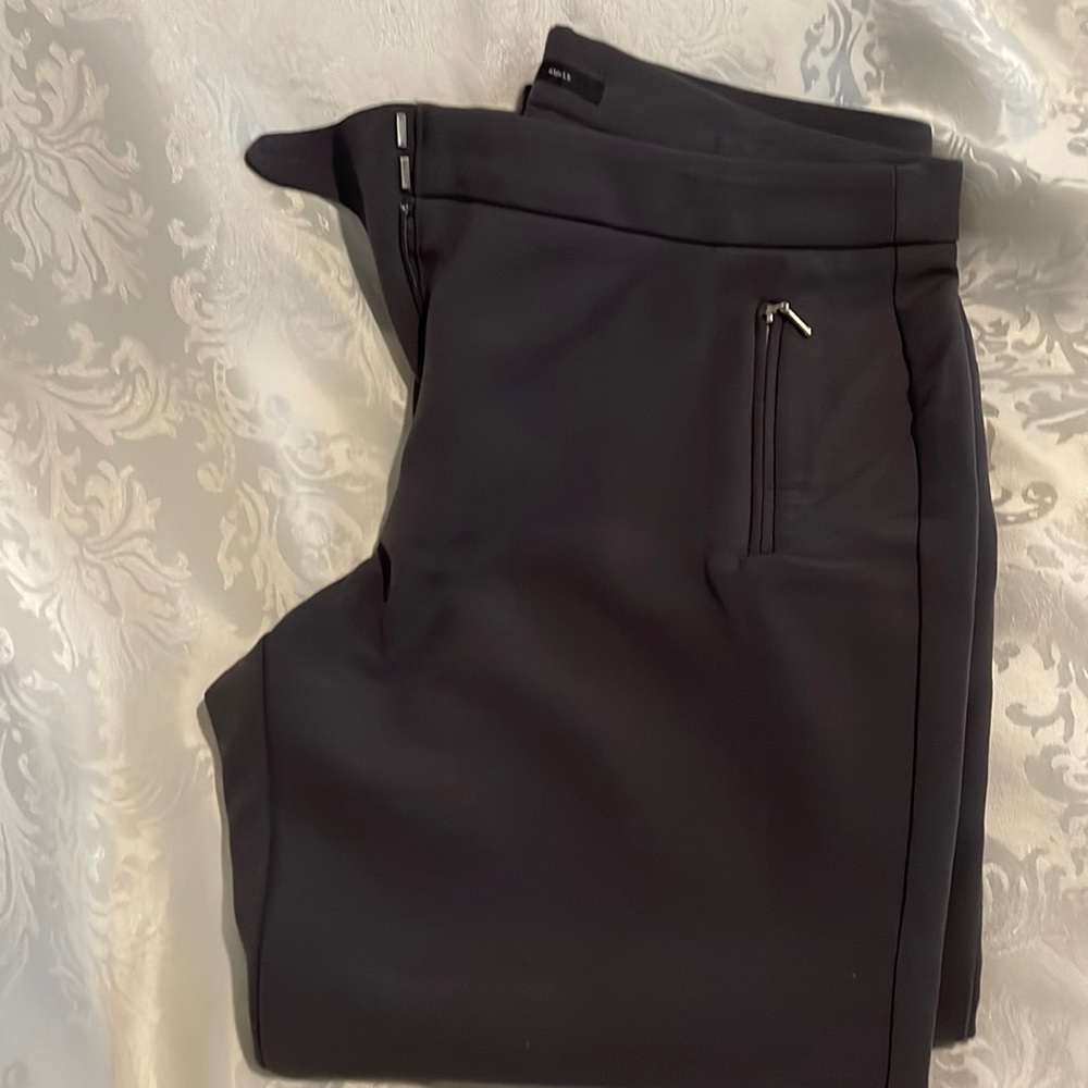 Size 12 ankle pant never worn